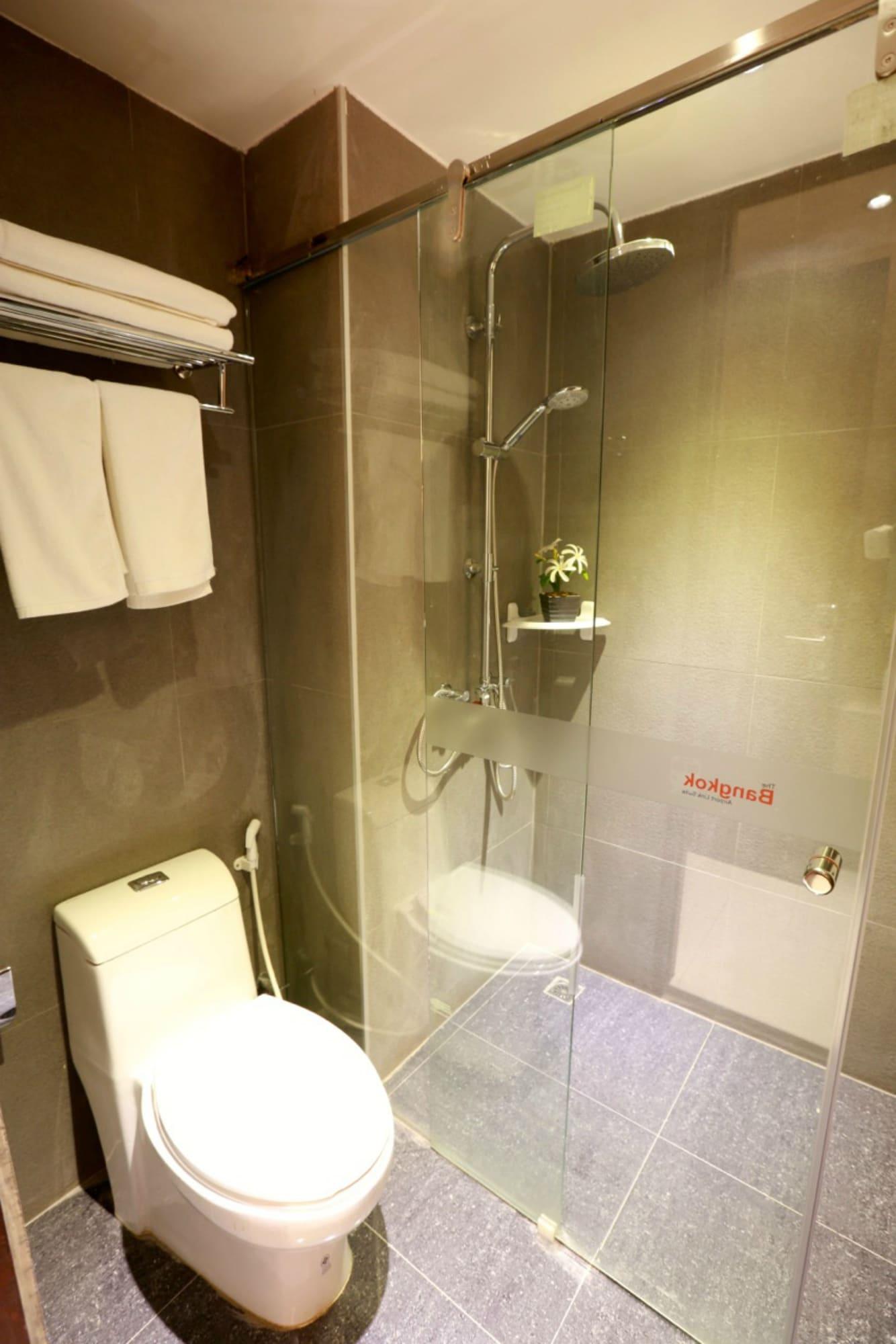 Collection O The Bangkok Airport Link Suite Bagian luar foto