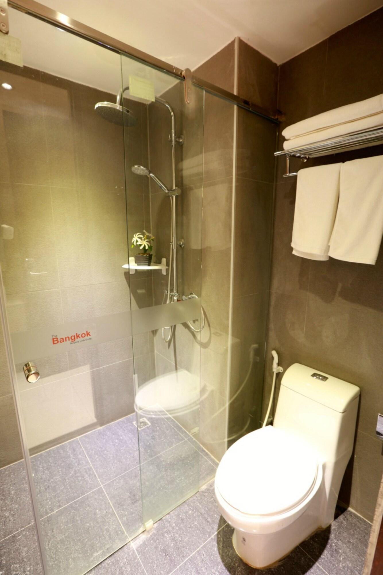 Collection O The Bangkok Airport Link Suite Bagian luar foto