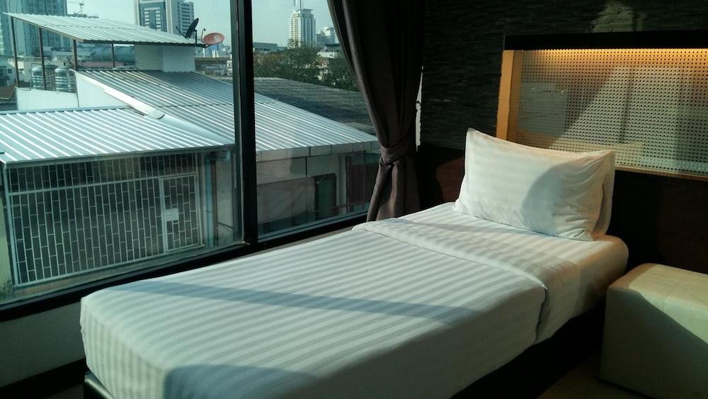 Collection O The Bangkok Airport Link Suite Bagian luar foto
