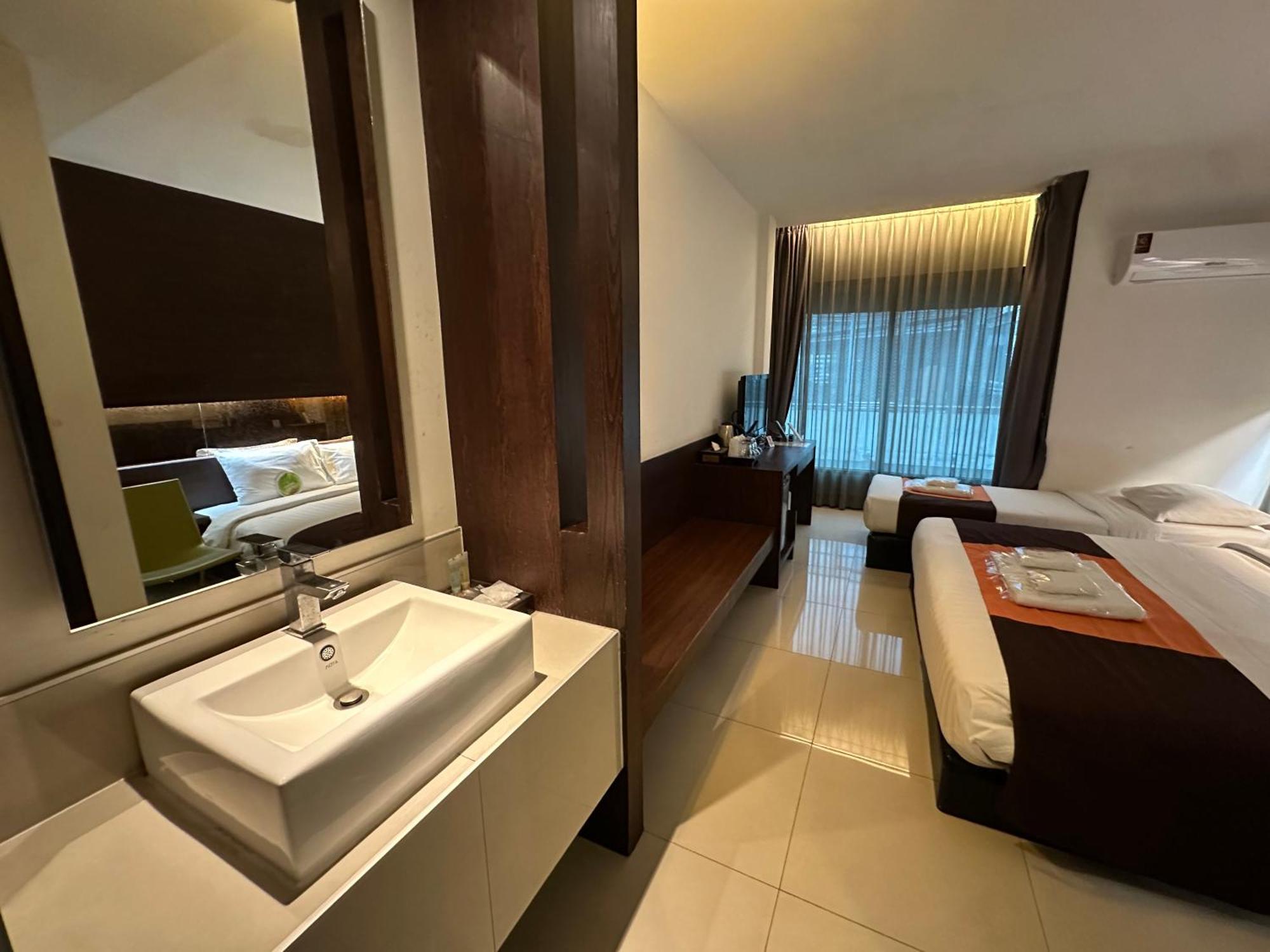 Collection O The Bangkok Airport Link Suite Bagian luar foto