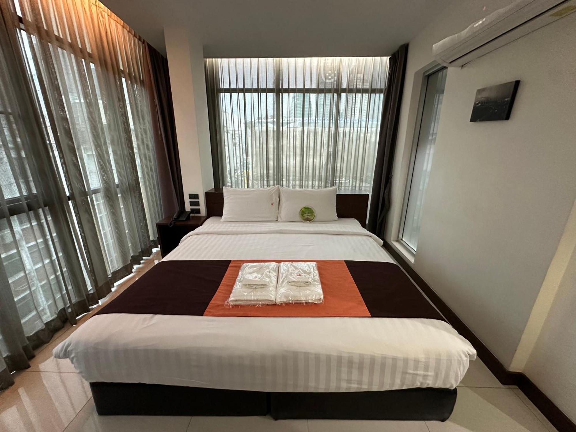 Collection O The Bangkok Airport Link Suite Bagian luar foto