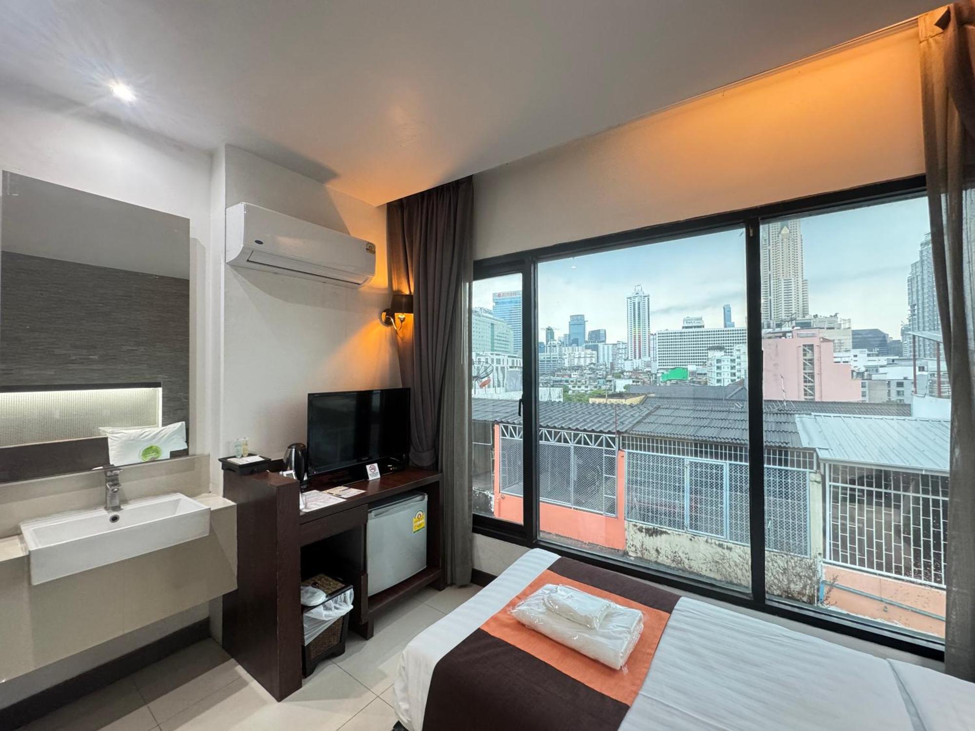 Collection O The Bangkok Airport Link Suite Bagian luar foto