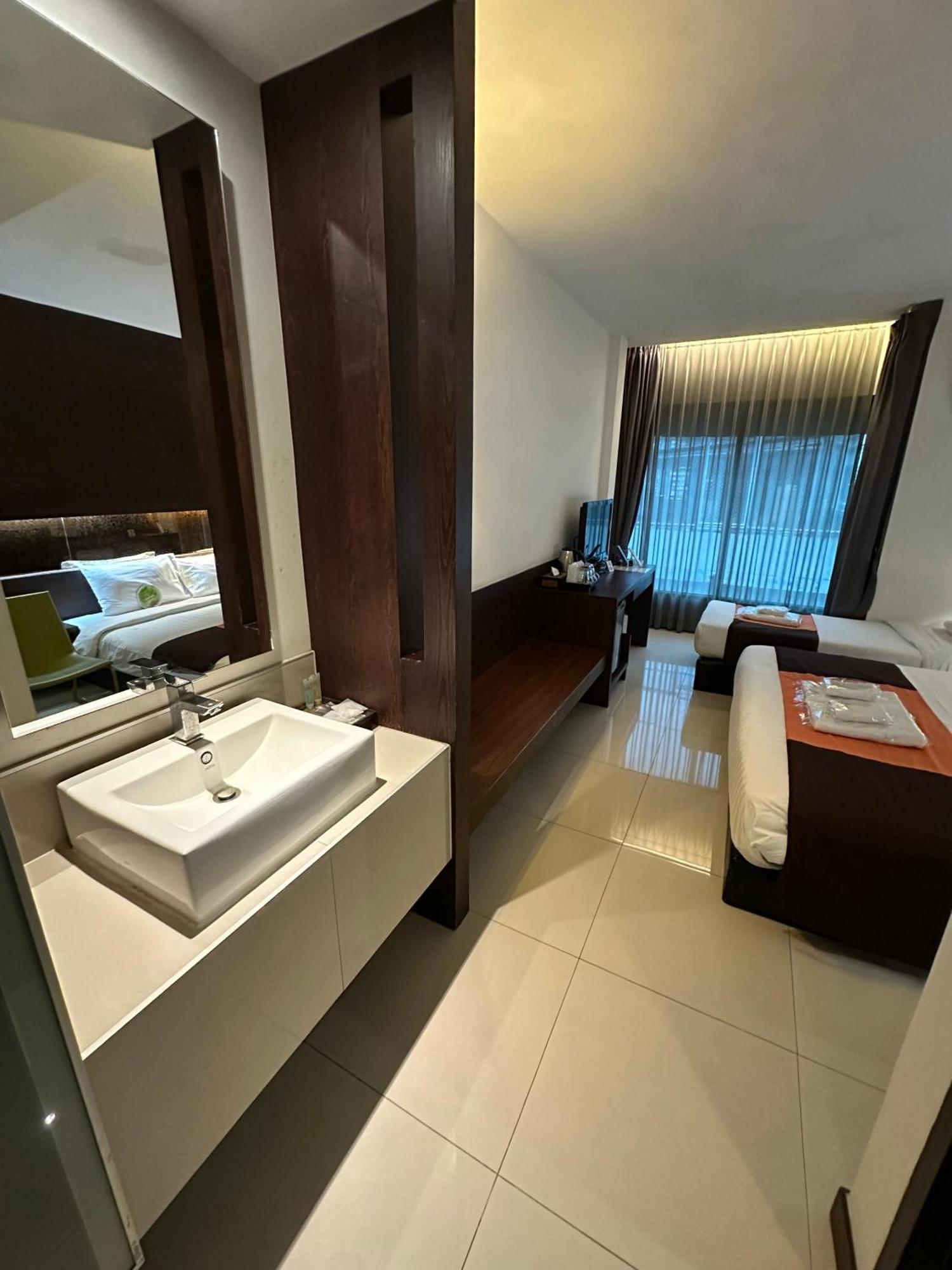 Collection O The Bangkok Airport Link Suite Bagian luar foto