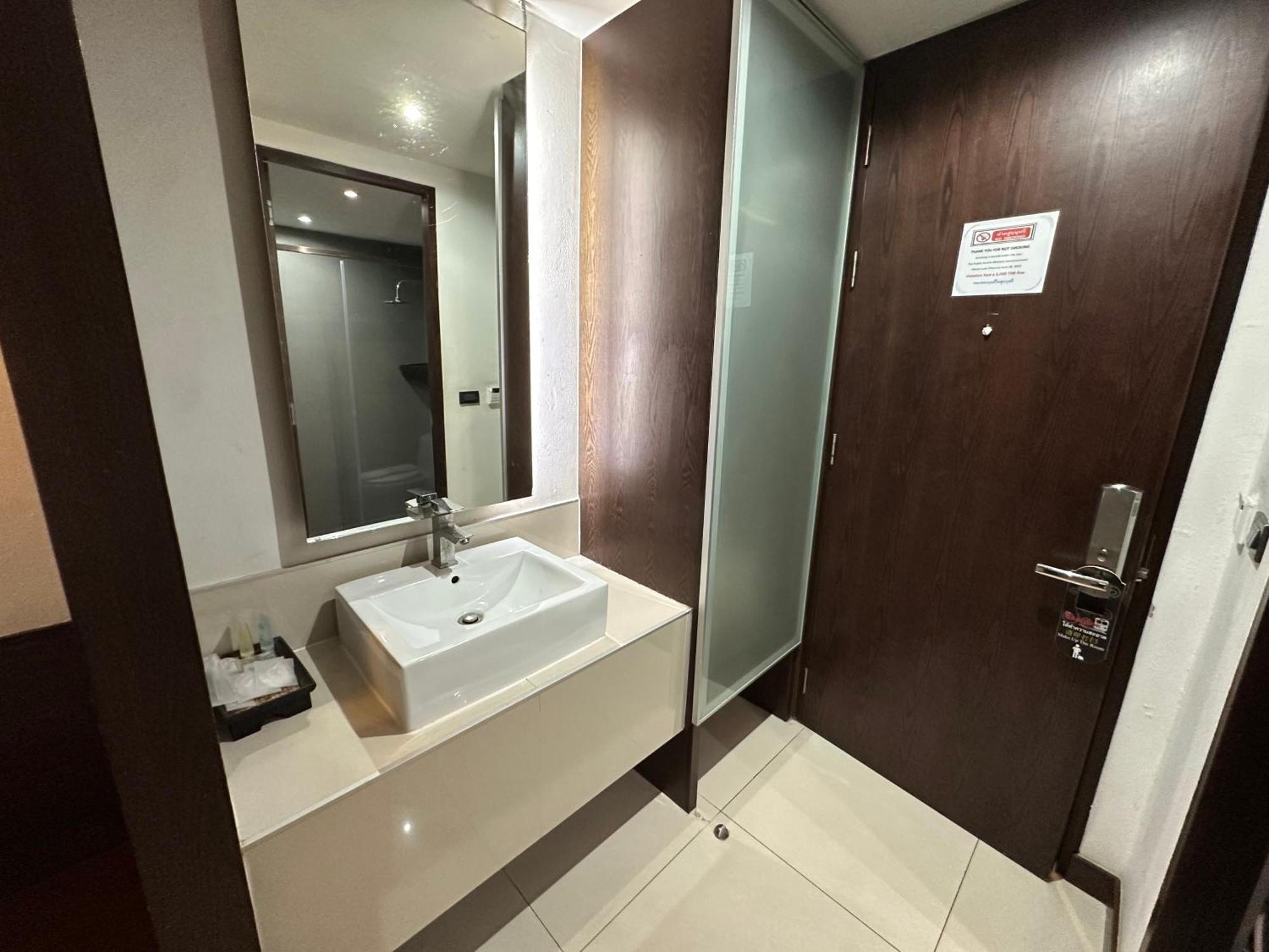 Collection O The Bangkok Airport Link Suite Bagian luar foto